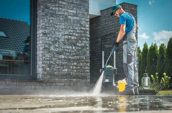 Professional pressure washing service in Pasco